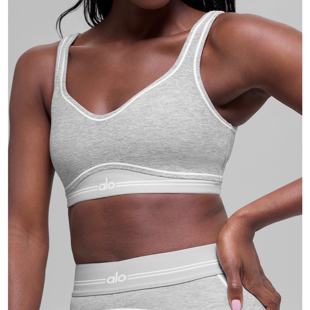 ALO Yoga Women’s Alosoft Heart Throb Bra. Size Medium. NWT. Color Heather Grey